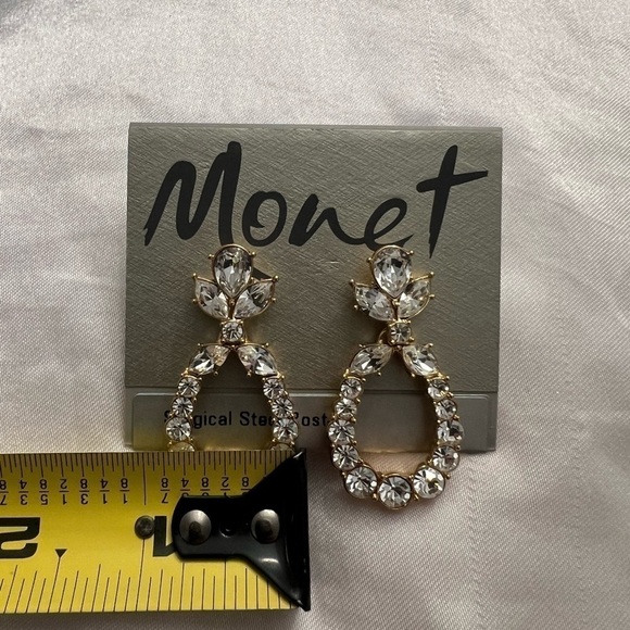 Monet goldtone cz fashion earrings - Picture 4 of 7